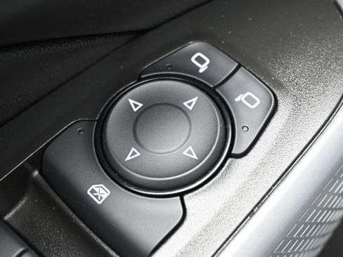 Used 2025 Chevrolet Trax LS image 12