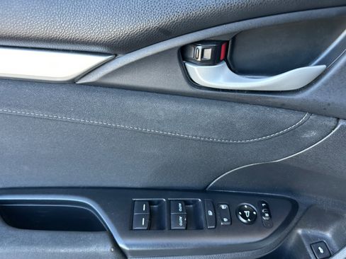 Used 2020 Honda Civic EX image 11