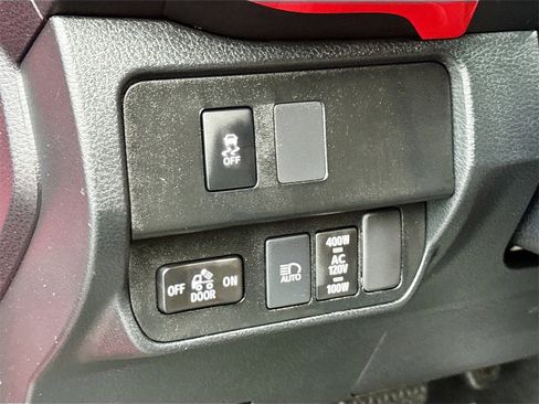 Used 2020 Toyota Tacoma TRD Off-Road image 27