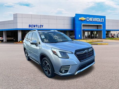 Used 2022 Subaru Forester Touring image 1