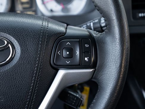 Used 2016 Toyota Sienna SE Premium image 27