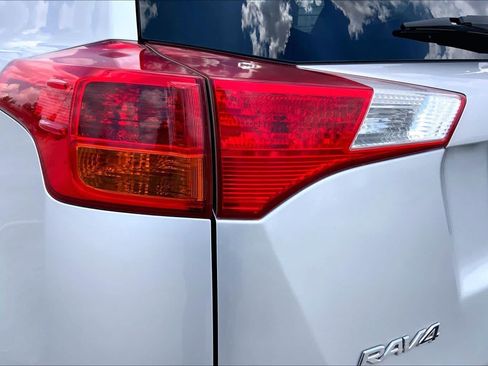 Used 2013 Toyota RAV4 XLE FWD image 28