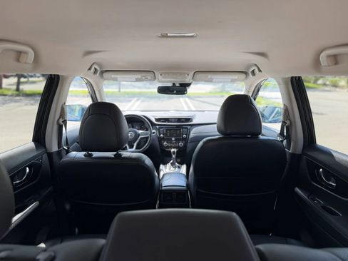 Used 2019 Nissan Rogue SL image 18