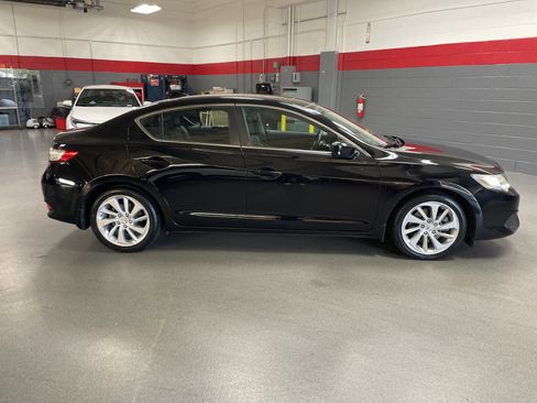 Used 2018 Acura ILX FWD image 11