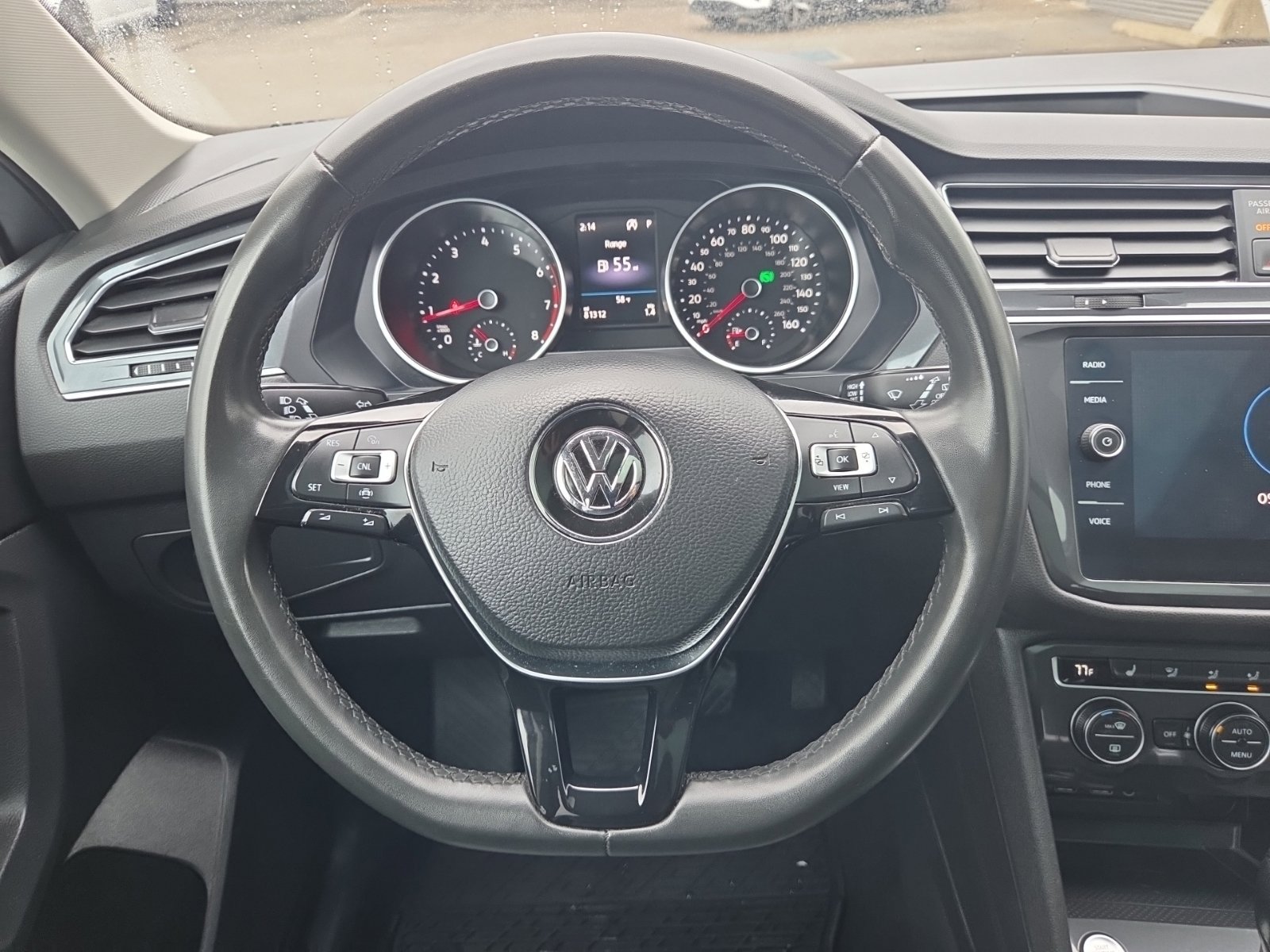 Used 2020 Volkswagen Tiguan SE w/ Panoramic Sunroof Package AWD/4WD image 23