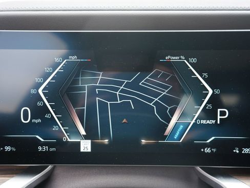 Used 2025 BMW i7 xDrive60 AWD/4WD image 17