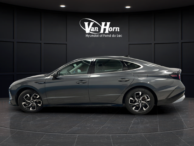 Used 2025 Hyundai Sonata SEL FWD image 4