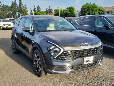 Used 2024 Kia Sportage EX FWD image 3