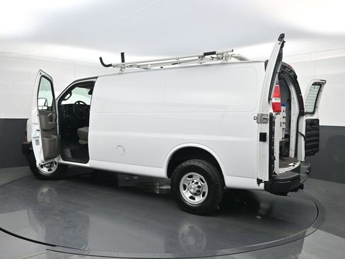Used 2020 Chevrolet Express 2500 w/ Driver Convenience Package image 31