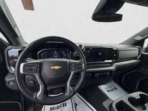 Used 2024 Chevrolet Silverado 3500 LT image 11