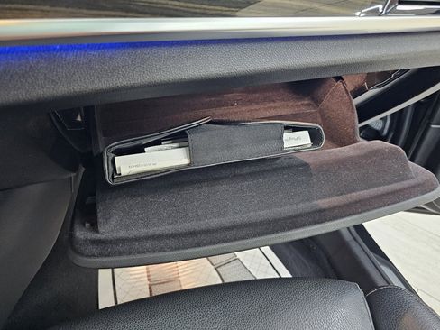 Used 2019 BMW 530e w/ Premium Package image 36