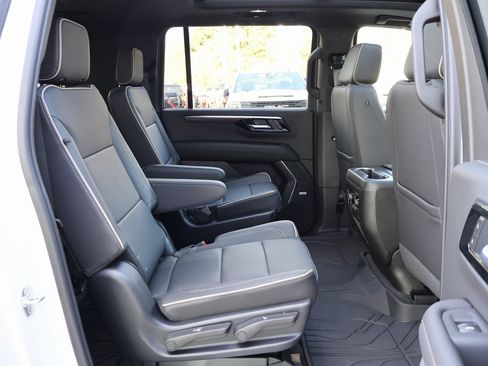 New 2025 Chevrolet Suburban Premier w/ Sun And Tow Package image 40