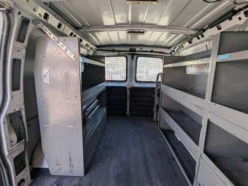 Used 2018 Chevrolet Express 2500 w/ Driver Convenience Package image 18