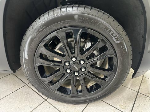 Certified 2023 GMC Acadia SLT w/ Elevation Edition image 13