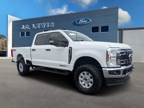 Used 2024 Ford F250 XLT w/ FX4 Off-Road Package AWD/4WD image 1