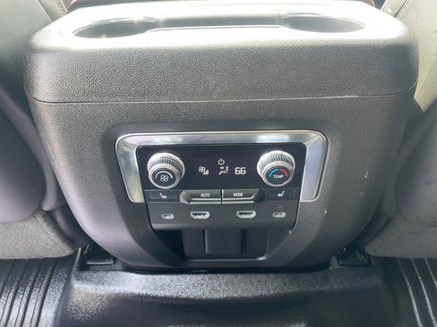 Used 2023 GMC Yukon XL Denali Ultimate AWD/4WD image 18