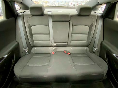 Used 2017 Chevrolet Malibu LT image 29