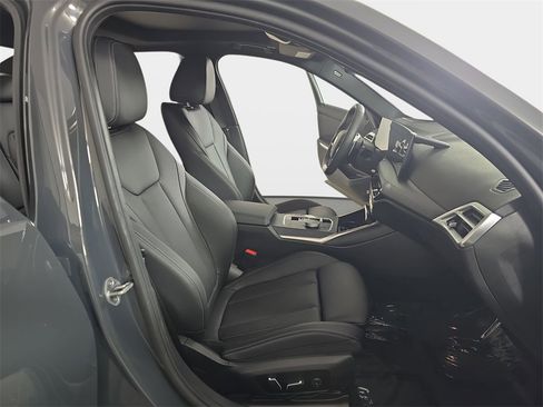 Used 2025 BMW 330i xDrive Sedan w/ Premium Package image 11