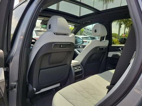 Used 2024 BMW X5 sDrive40i w/ Parking Assistance Package RWD image 11