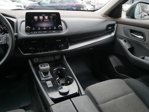 Used 2022 Nissan Rogue SV image 13