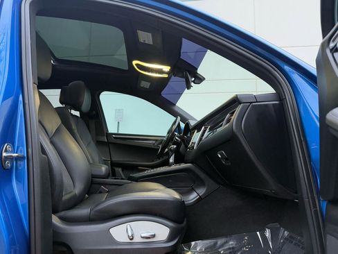 Used 2018 Porsche Macan AWD/4WD image 23