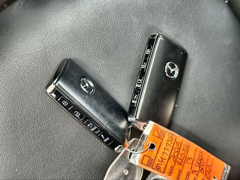 Used 2025 MAZDA MAZDA3 s image 26