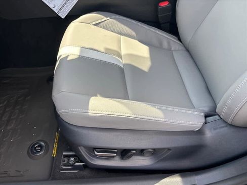 Used 2026 Toyota Camry SE FWD image 23