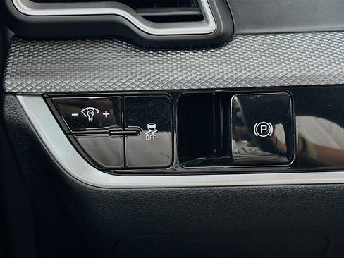 Used 2024 Kia Sportage LX image 16