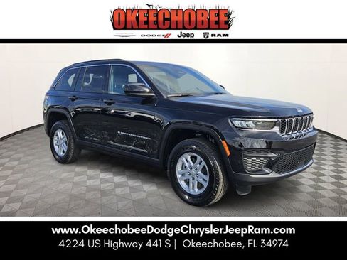 New 2025 Jeep Grand Cherokee Laredo RWD image 1