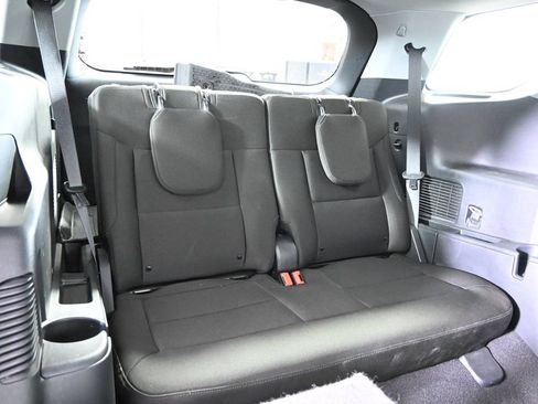 Used 2024 Ford Explorer XLT AWD/4WD image 16