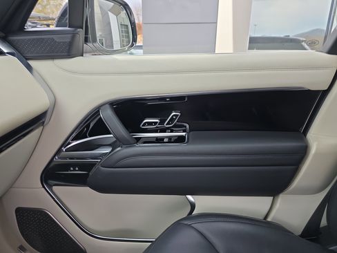 Certified 2024 Land Rover Range Rover Long Wheelbase Autobiography image 24