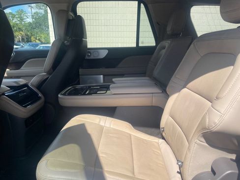 Used 2023 Lincoln Navigator L Reserve AWD/4WD image 12
