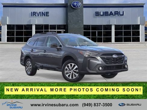 Used 2025 Subaru Outback Premium image 1