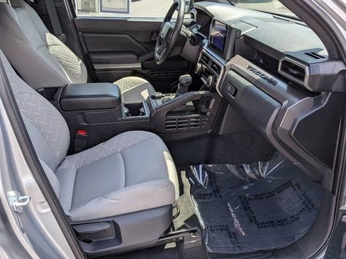 Used 2026 Toyota Tacoma SR5 AWD/4WD image 5