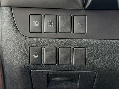 Used 2019 Toyota Highlander Plus AWD/4WD image 10