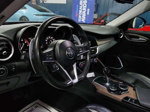Used 2017 Alfa Romeo Giulia Ti w/ TI Performance Package image 10