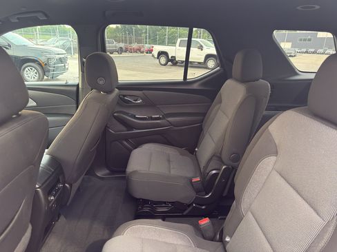 Used 2022 Chevrolet Traverse LT w/ Midnight/Sport Edition AWD/4WD image 33