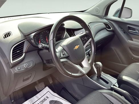 Used 2020 Chevrolet Trax LT w/ Redline Edition image 22