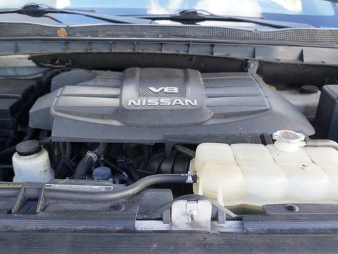 Used 2018 Nissan Titan SV w/ SV Convenience Package image 25