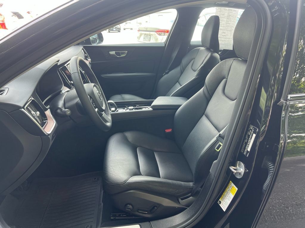Certified 2024 Volvo S60 B5 Plus AWD/4WD image 11