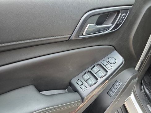 Used 2018 Chevrolet Suburban LT AWD/4WD image 20