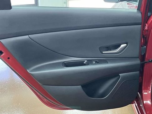 Used 2023 Hyundai Elantra SEL w/ Convenience Package FWD image 19