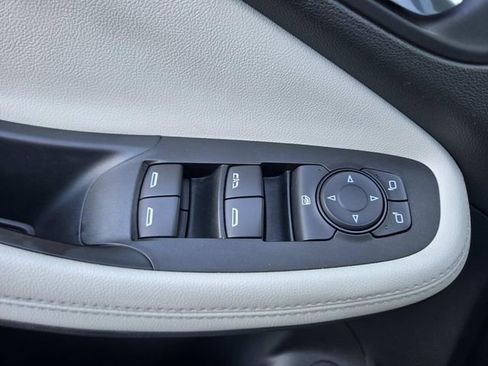 Used 2021 Buick Encore GX Select image 30