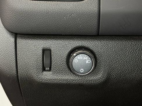 Used 2022 Chevrolet Colorado LT w/ Fleet Safety Package RWD image 18
