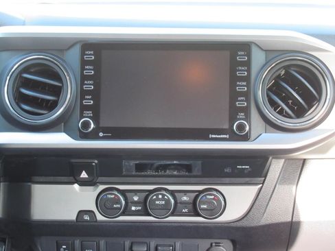 Used 2022 Toyota Tacoma SR5 w/ Technology Package RWD image 16