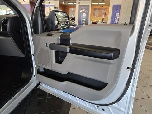 Used 2016 Ford F150 XLT image 12