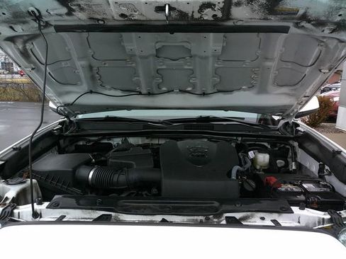 Used 2022 Toyota Tacoma SR5 image 8