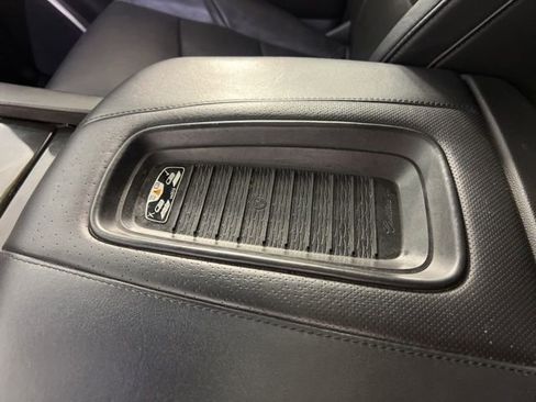 Used 2019 Cadillac Escalade Platinum image 27