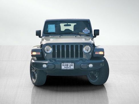 Used 2021 Jeep Wrangler Unlimited Sahara image 2