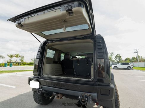Used 2004 HUMMER H2 w/ Preferred Equipment Group image 81